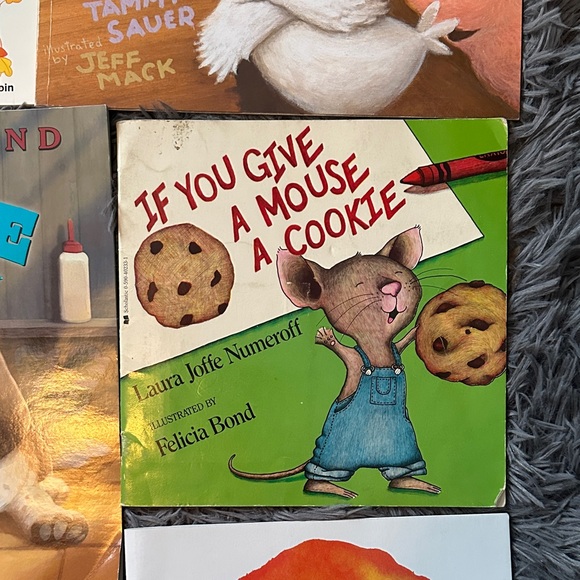 Children's Book Collection - Picture 7 of 9